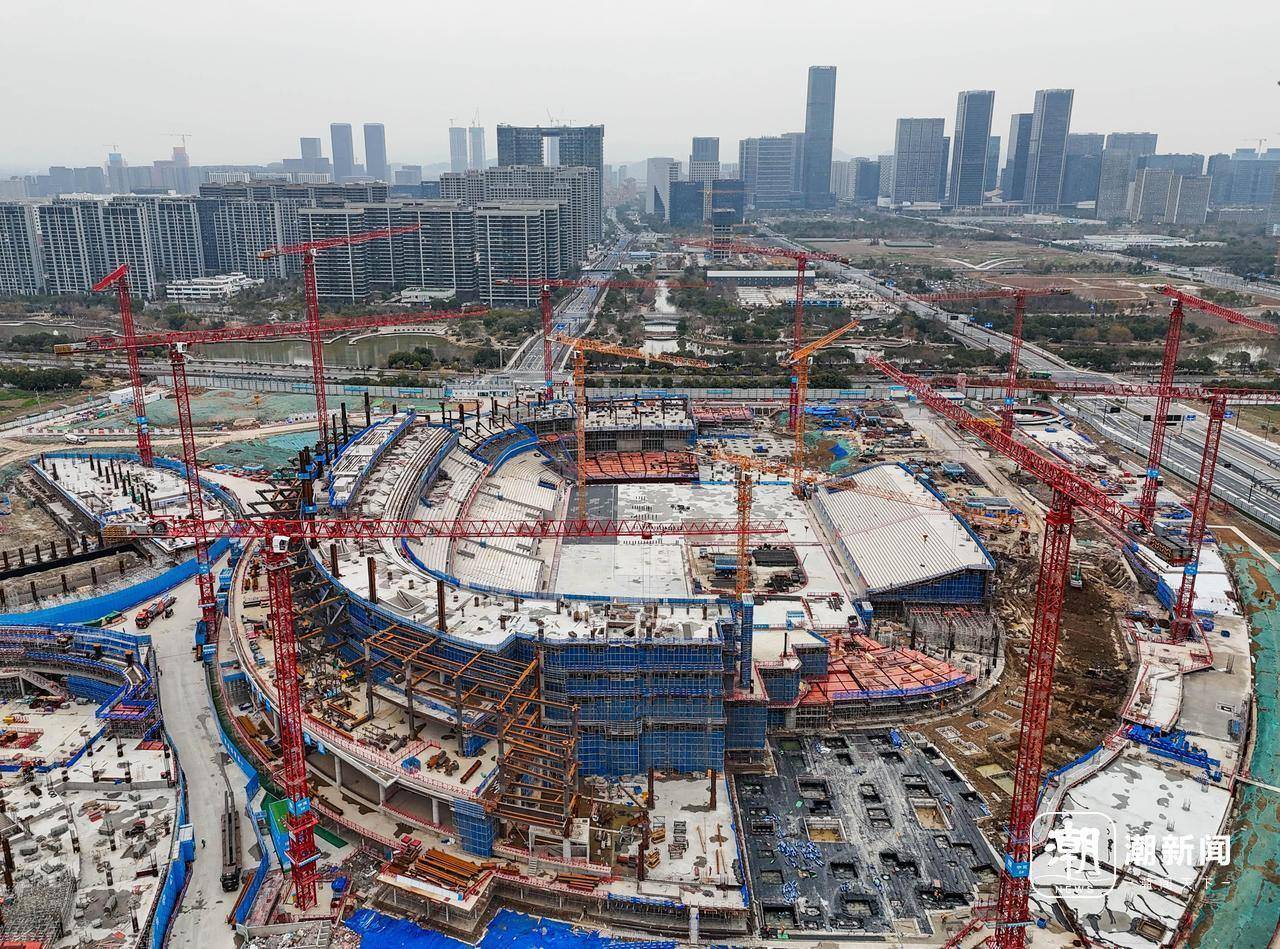 足球产业创新孵化基地在多地落地，带动区域经济发展的简单介绍