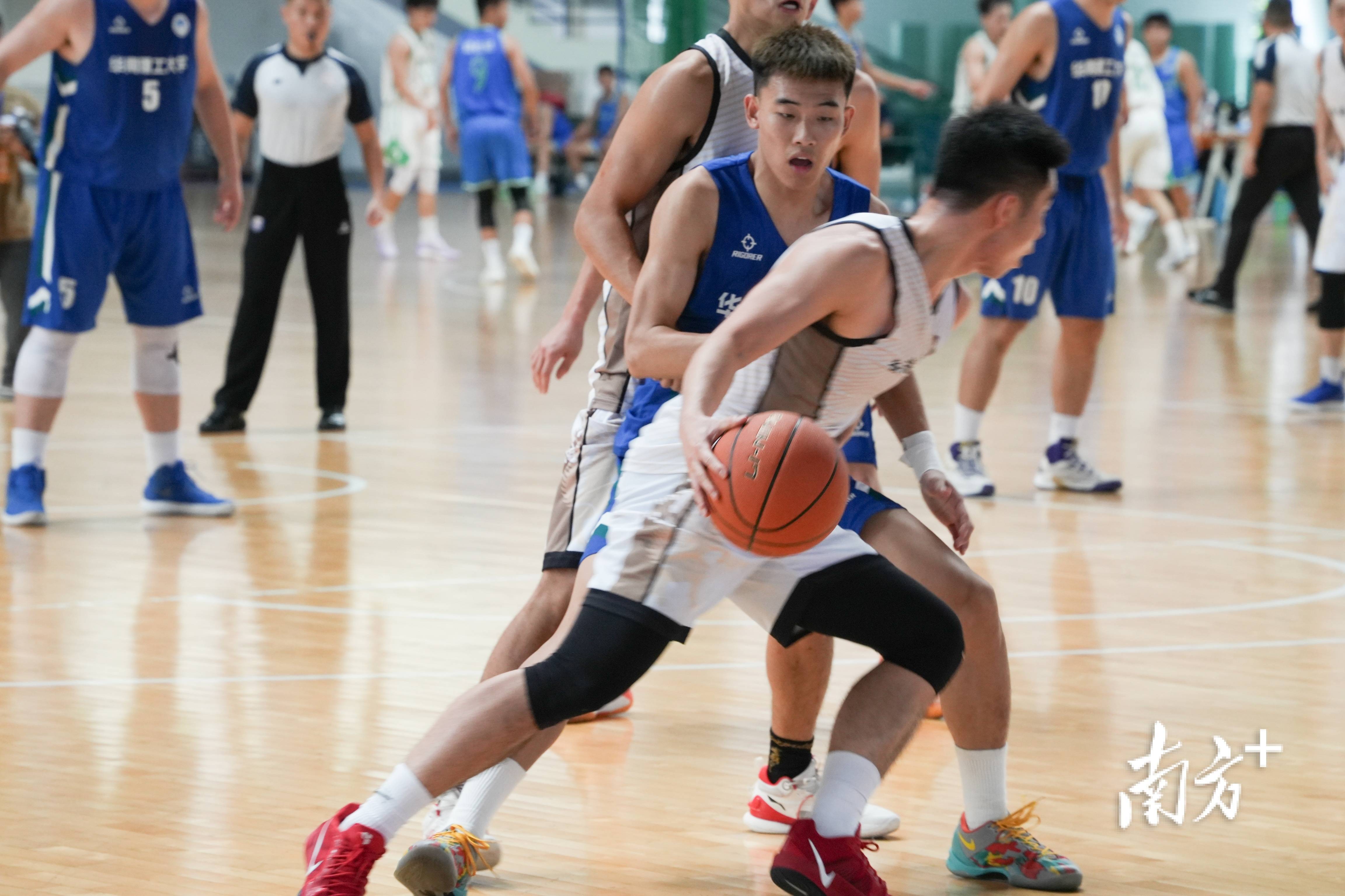 中国高校篮球联赛全面升级，吸引众多年轻人的简单介绍