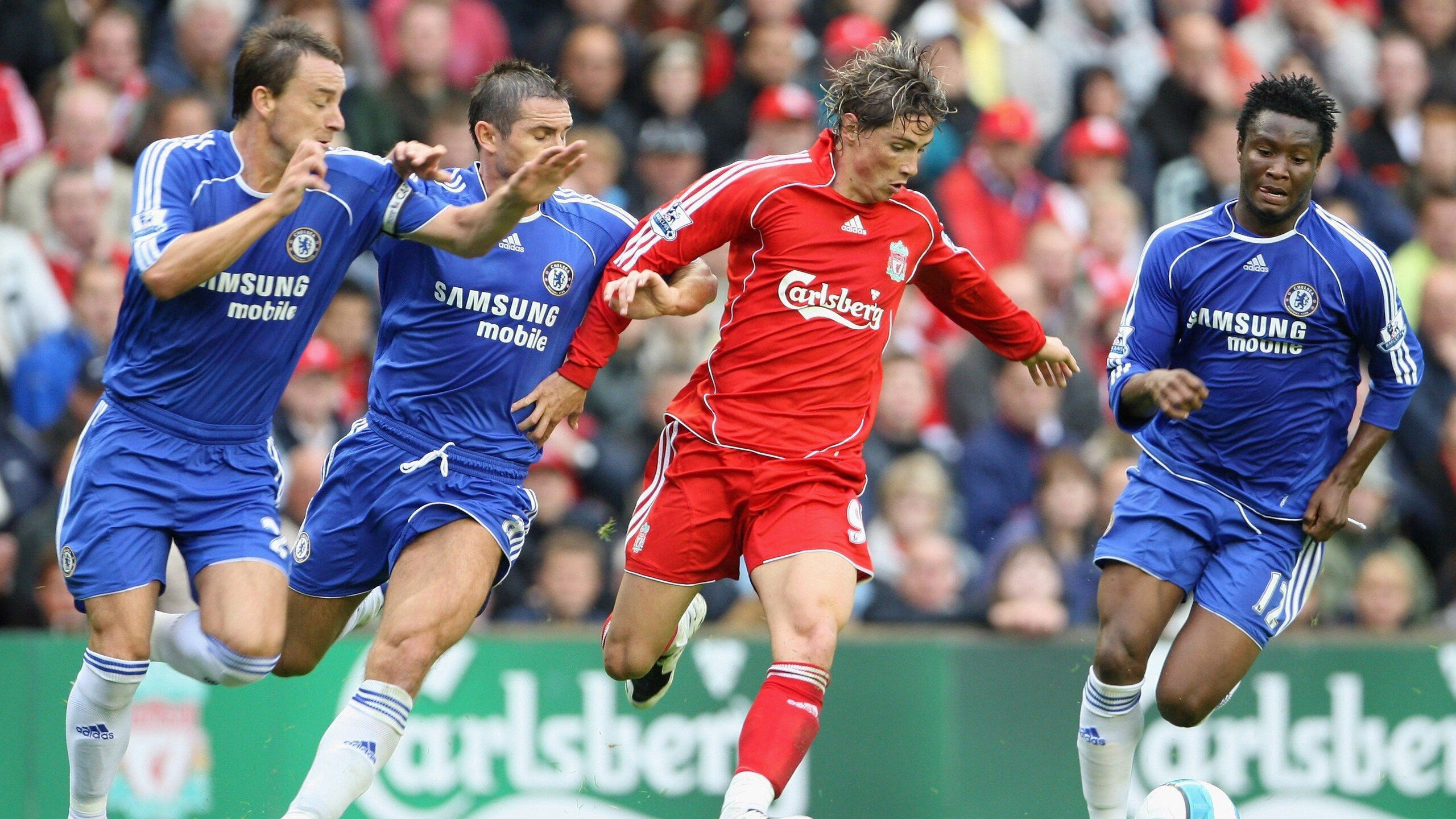 绿色环保足球场科技成果开始在多个城市应用,足球环保创意作品