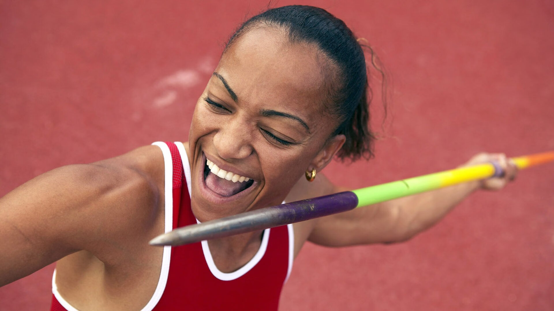 爱游戏-田径世锦赛刘翔担任解说嘉宾，网友怀旧刷屏，刘翔第一次获得世界田径锦标赛冠军