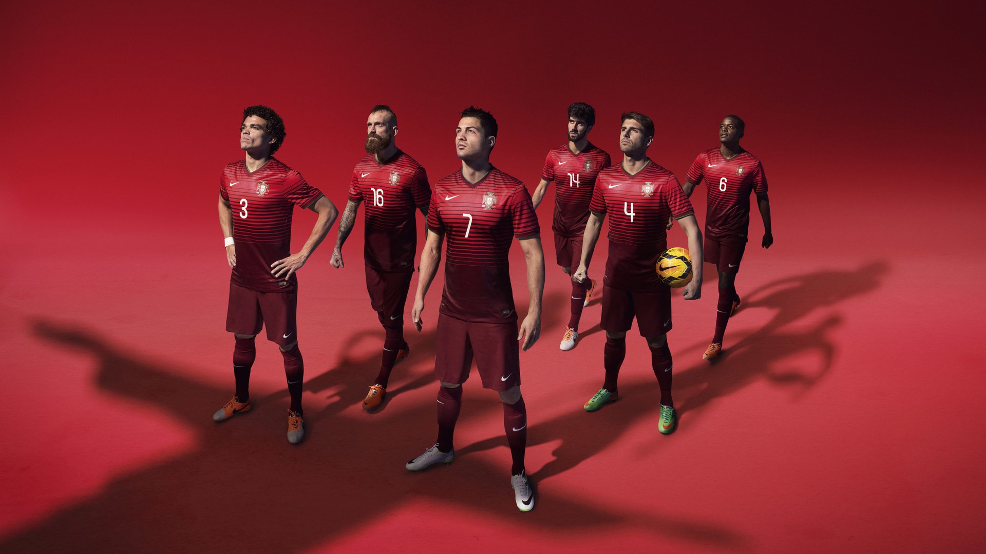 英超边路快攻频频奏效，现象级表现引关注，英超顶级边锋